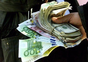 НБУ пугает банкиров жесткими санкциями за припрятывание валюты