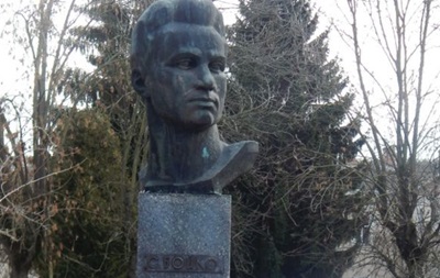 У Луцьку пам ятник комуністу хочуть замінити Бандерою