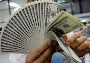 Межбанк открылся снижением котировок по доллару