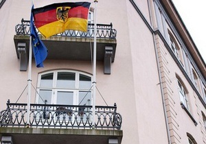 DW: Сотрудников посольств Германии заподозрили в выдаче виз за взятки