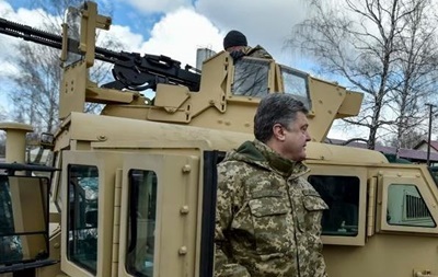 Порошенко призвал Запад пересмотреть поставки оружия в Украину