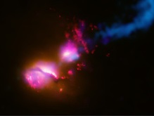 Астрономы впервые рассмотрели черную дыру в центре Млечного Пути