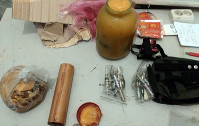 Военный пытался отправить по почте гранаты в банке с медом