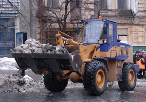 Киевавтодор задействовал всю технику для очистки улиц от снега