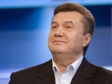 Янукович поздравил Медведева и Путина с Днем России