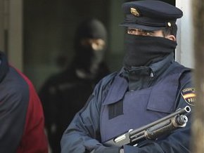 Испанский полицейский инсценировал собственное ранение в стычке с террористами