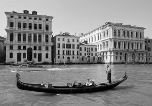 Фонд Prada проведет выставку в рамках Венецианской биеннале