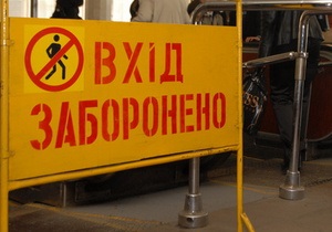 На станции метро Лукьяновская начали ремонт эскалатора
