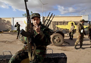Сторонники Каддафи не смогли отбить у повстанцев город рядом с Триполи