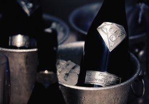 Во Франции выпустили шампанское стоимостью 1,8 млн долларов