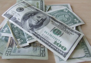 Курс валют: официальный доллар молчит на фоне межбанковских колебаний