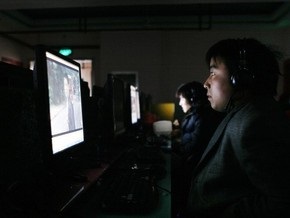 Интернет-зависимых китайцев лечат электрошоком