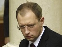 Яценюк: Конституционную реформу нужно приостановить