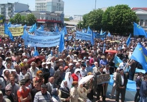 В Симферополе проходит митинг 15 тысяч крымских татар