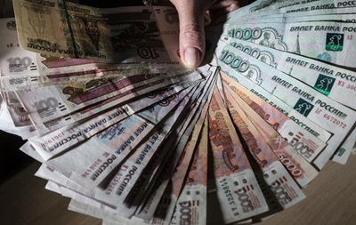 Россия опустилась по уровню зарплат до Казахстана