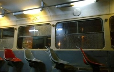У Києві чоловік з пістолетом пограбував водія трамвая