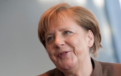 Меркель не видит оснований для снятия санкций с РФ