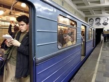 В Москве пьяный пытался уснуть на рельсах метро