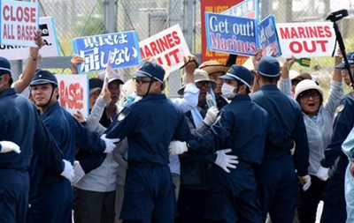 В Японии протестуют против военной базы США