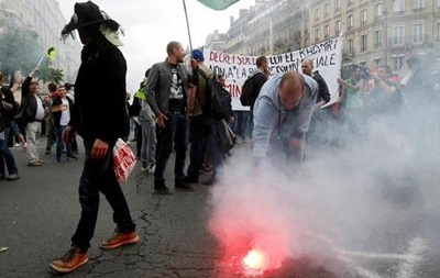 Во Франции запретили митинг профсоюзов