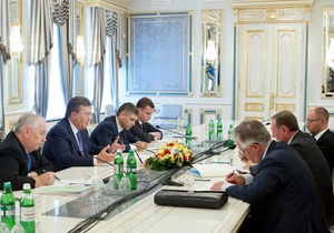 Янукович предлагает сделать регулярными встречи с парламентскими фракциями