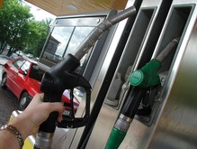 Украинские АЗС разливают бензин кустарного производства