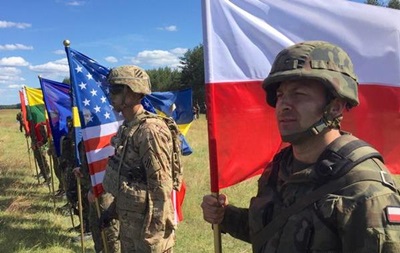 Квасьневский призвал Киев оставить мечту о членстве в НАТО