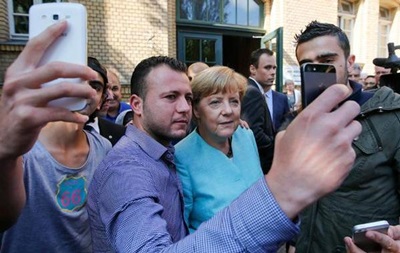 Меркель призвала беженцев уважать местные традиции
