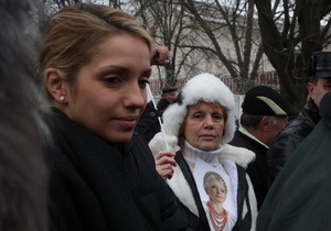 Евгения Тимошенко, Ирина Луценко и Валентина Иващенко требуют личной встречи с Януковичем