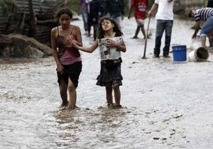 Число жертв тропического шторма Агата  продолжает расти