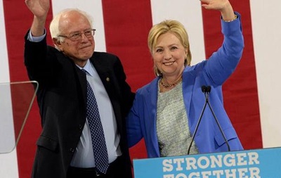 США: Сандерс призвал всех демократов поддержать Клинтон