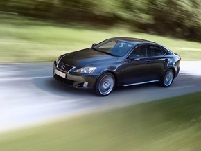 COURTESY CAR или «подменный» автомобиль: Лексус Техно Плаза заботится о времени своих клиентов