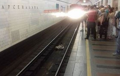 В киевском метро мужчина упал на рельсы