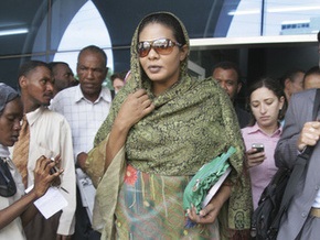 Суданская журналистка отказалась платить штраф в $200 за ношение брюк и отправилась в тюрьму