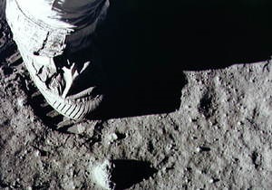Специалисты NASA обнаружили на Луне серебро
