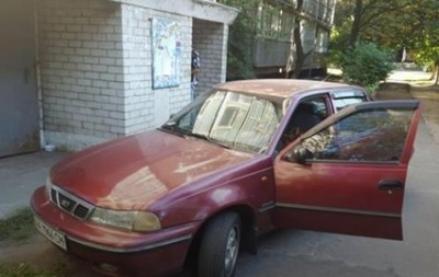 В Киеве в припаркованном авто нашли труп