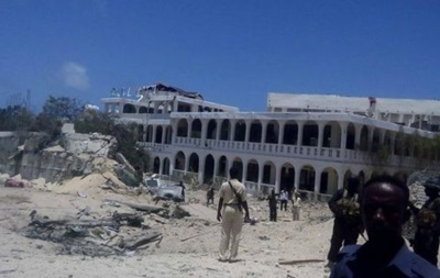 Вибух біля готелю в Сомалі: є загиблі і поранені