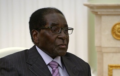 Президент Зімбабве повернувся, спростувавши чутки про погане здоров я