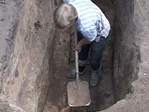 Украинские археологи нашли в катакомбах перстень возрастом более 10 веков