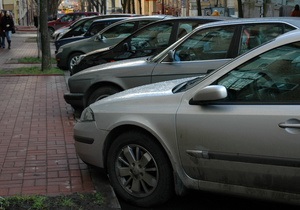 Столичная мэрия планирует запретить парковку на Крещатике