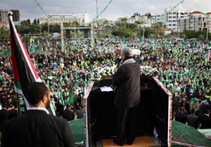 Десятки тысяч палестинцев отпраздновали 25-летие ХАМАС