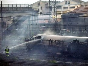 Число жертв взрыва цистерн с газом в Италии возросло до 13 человек