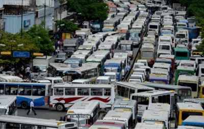 Столиця Венесуели паралізована через протест водіїв