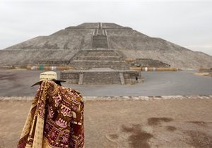 Археологи обнаружили в пирамиде Солнца скульптуру самого древнего бога индейцев