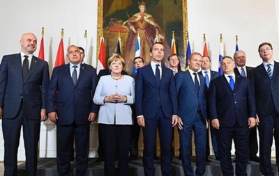 Меркель предложила высылать из ЕС беженцев, которым не дали убежища