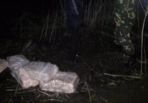 новости Донецкой области - сало - граница - пограничники - контрабанда - В Донецкой области украинец пытался пронести через границу 130 кг российского сала