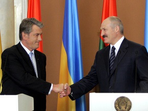 Ющенко поздравил Лукашенко с днем рождения