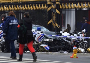У королевского дворца в Брюсселе самоубийца протаранил эскорт катарского посла