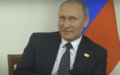 Путіну на прес-конференції відімкнули світло