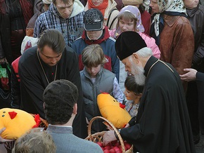 В Киеве поздравили с Пасхой детей с ограниченными возможностями
